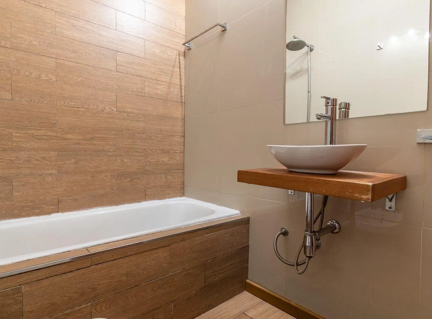VENTA CASA 3 AMB. CON PILETA EN HAEDO 2