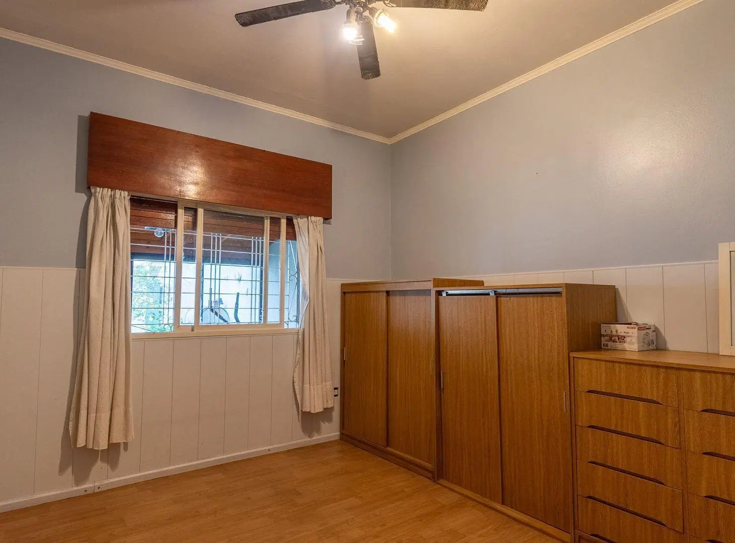 VENTA CASA 3 AMB. CON PILETA EN HAEDO 3