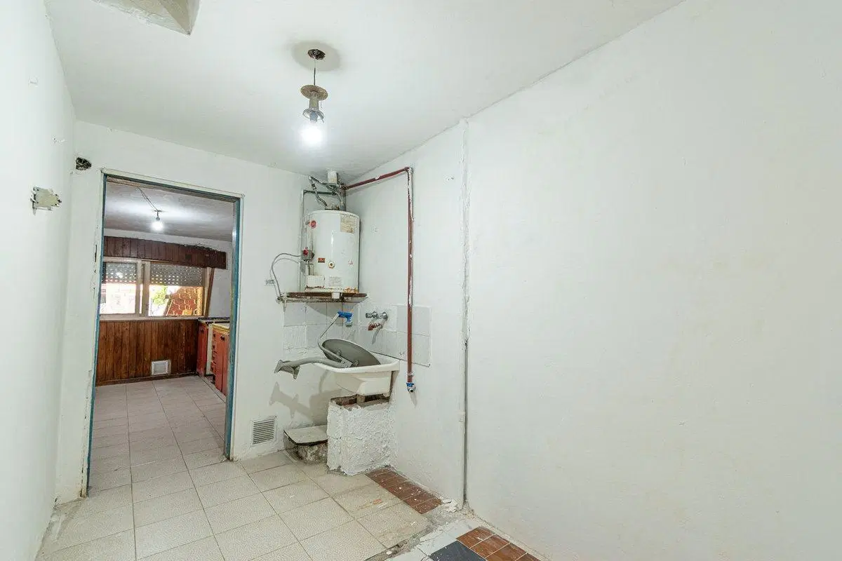 VENTA CASA 3 AMB. JARDIN, COCHERA . MONTE GRANDE 2