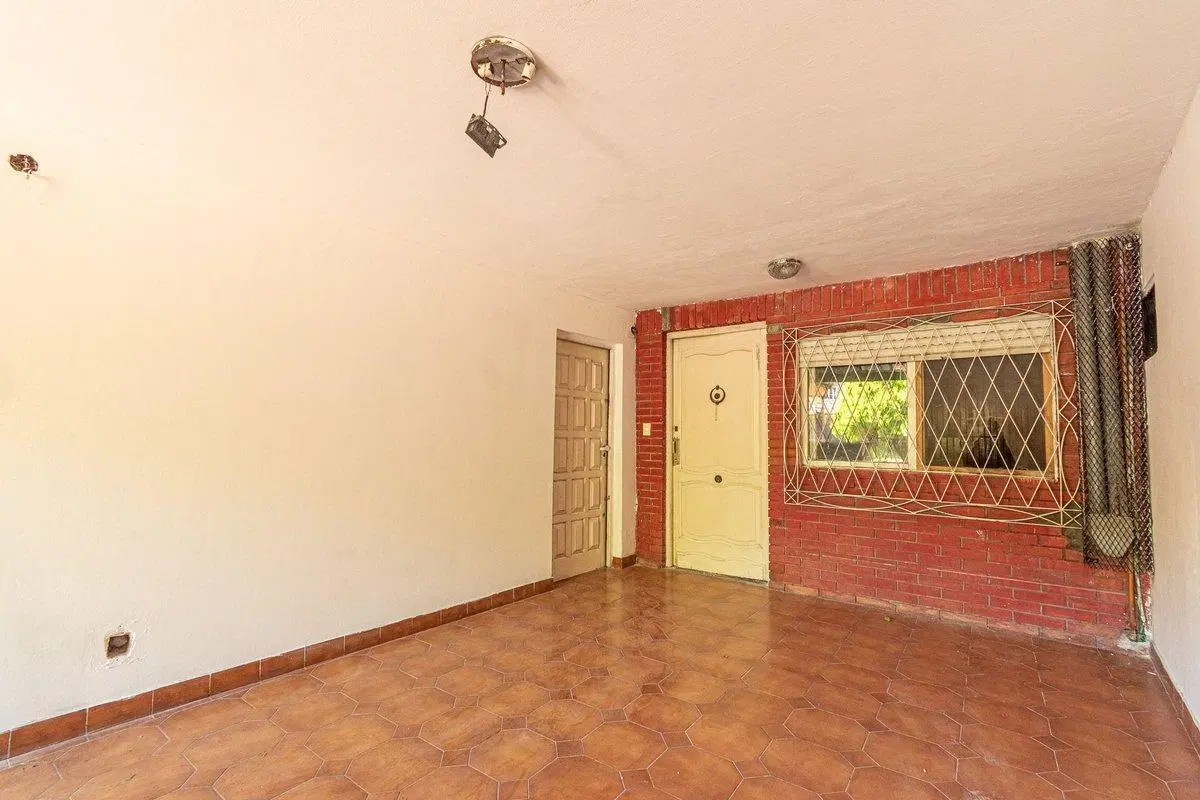 VENTA CASA 3 AMB. JARDIN, COCHERA . MONTE GRANDE 4