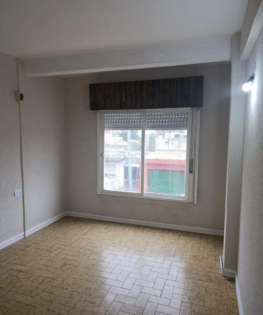 VENTA CASA MULTIFAMILIAR 6 AMB LA TABLADA C GALPON 4