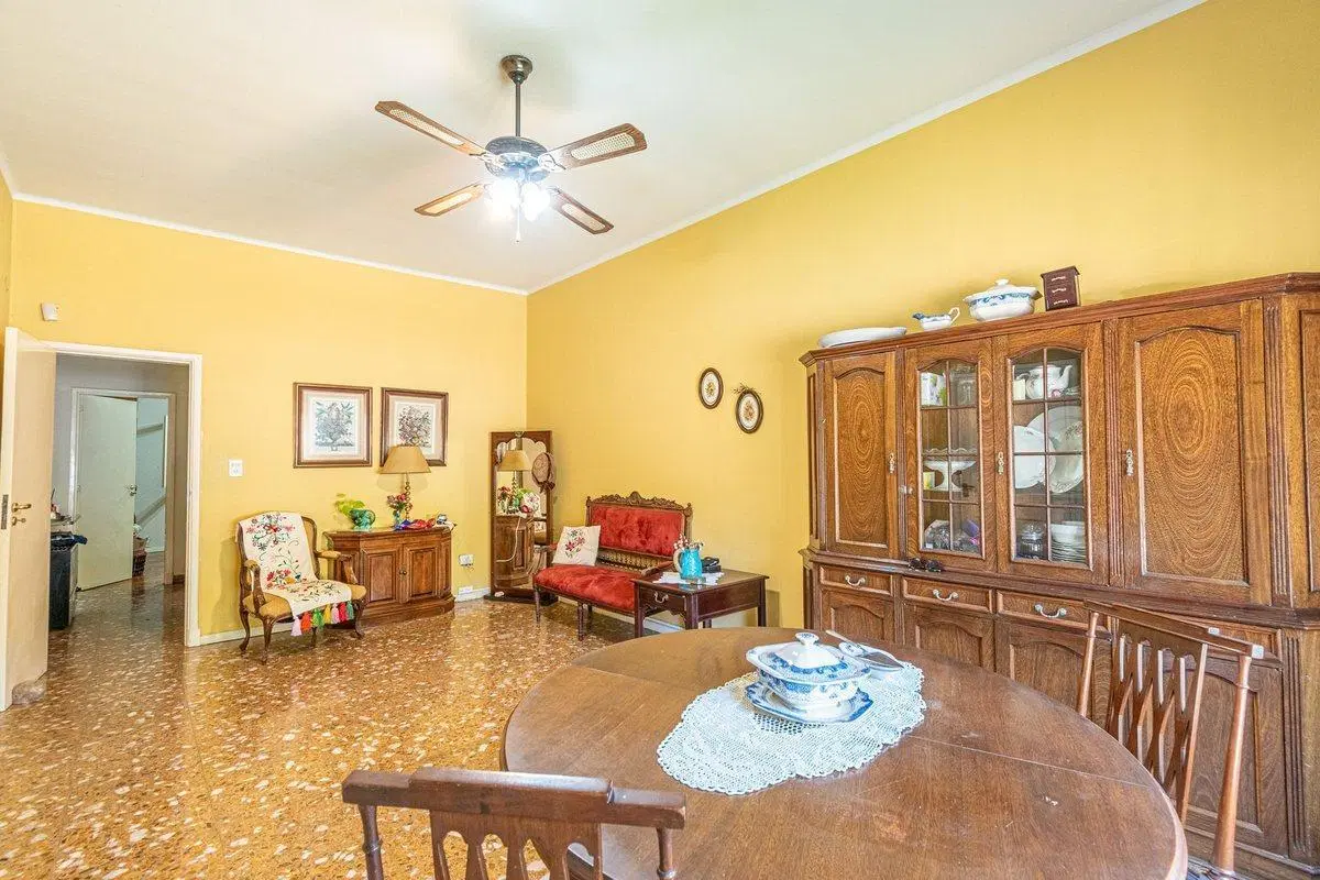 Venta Casa, 3 Amb, Hurlingham, c/garage, patio 5