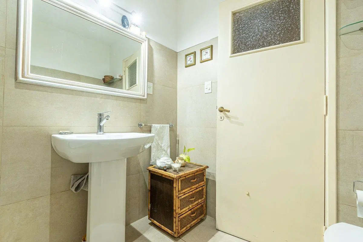 Venta Casa, 3 Amb, Hurlingham, c/garage, patio 8