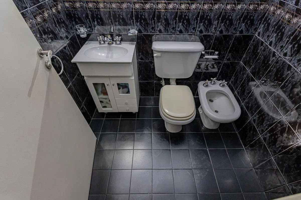 VENTA SOLIDA CASA CASTELAR 4 AMB  300M DE ESTACION 8