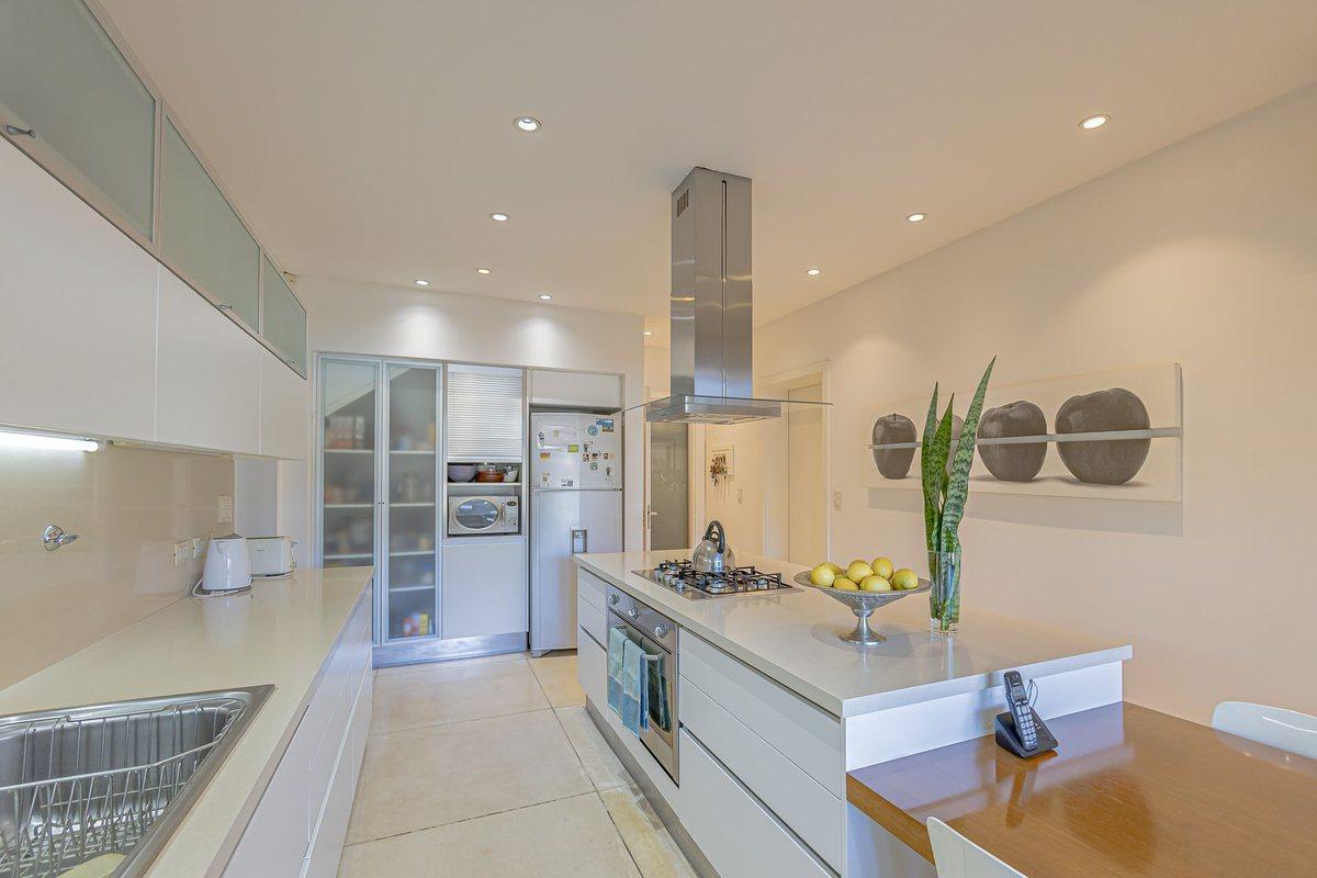 Foto de Venta hermosa casa de 6 Amb - Los Pingüinos, imagen 4