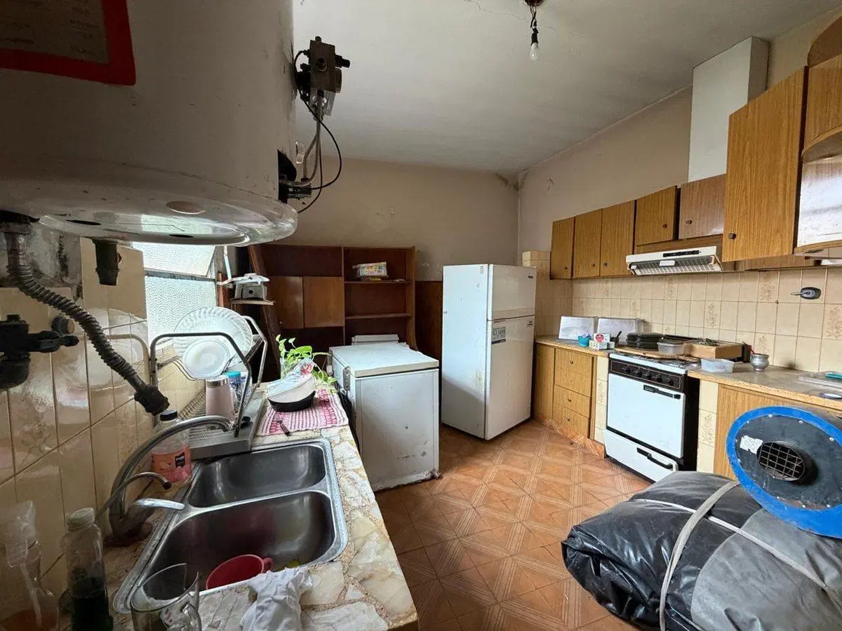 VENTA CASA 4 AMB EN ISIDRO CASANOVA + LOCAL 8