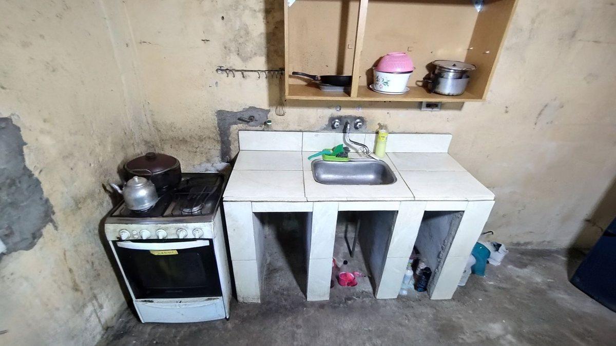 Foto de VENTA CASA GONZALEZ CATAN C/ JARDÍN SOBRE ASFALTO, imagen 2