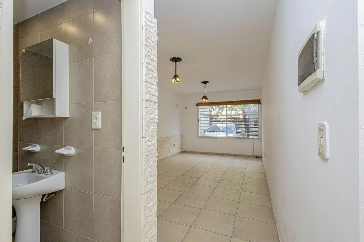 VENTA DE MONOAMBIENTE COCHERA MORON. APTO CREDITO. 5