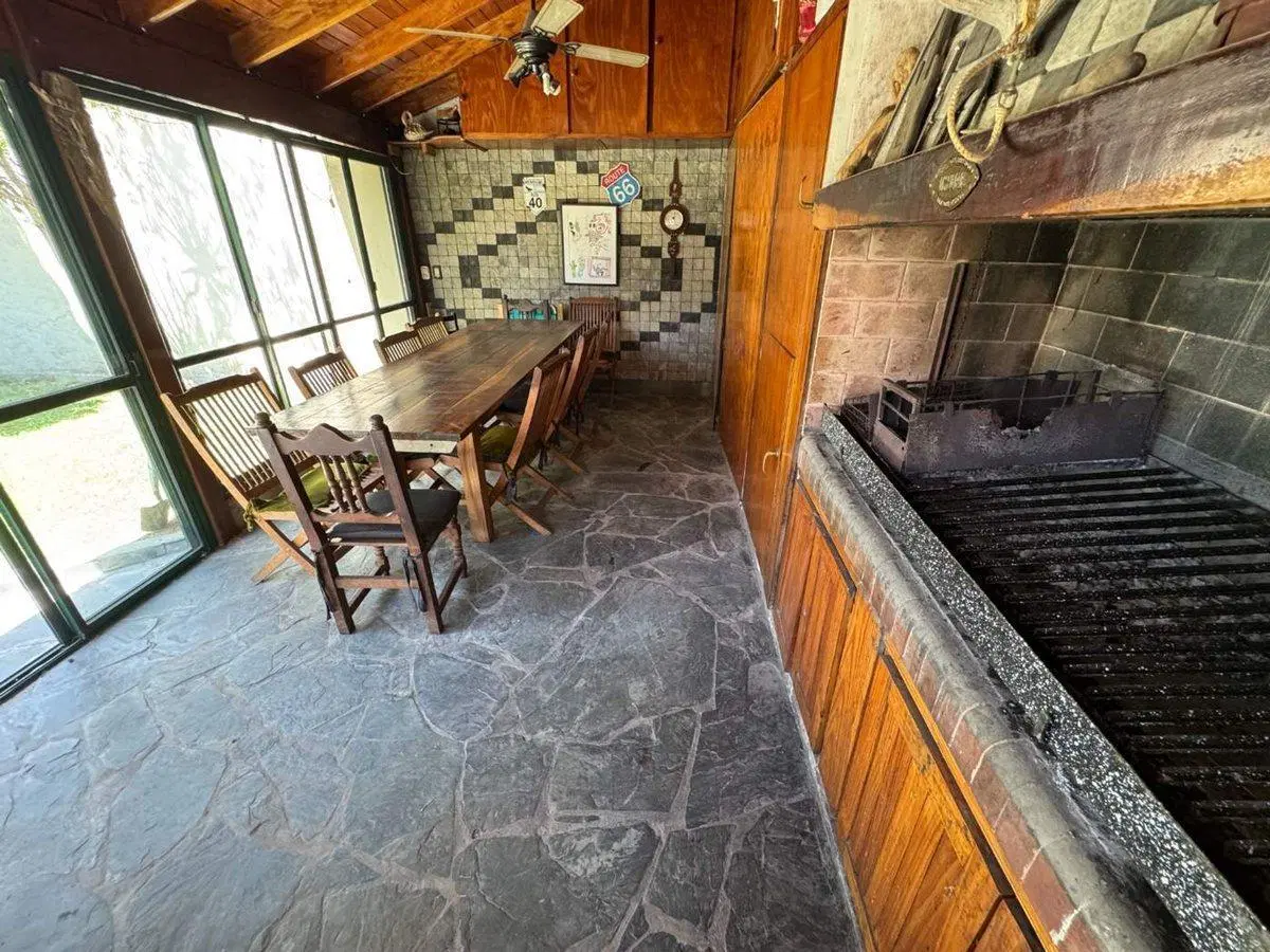 VENTA CASA 5 AMBIENTES PARQUE Y QUINCHO PODESTÁ 4