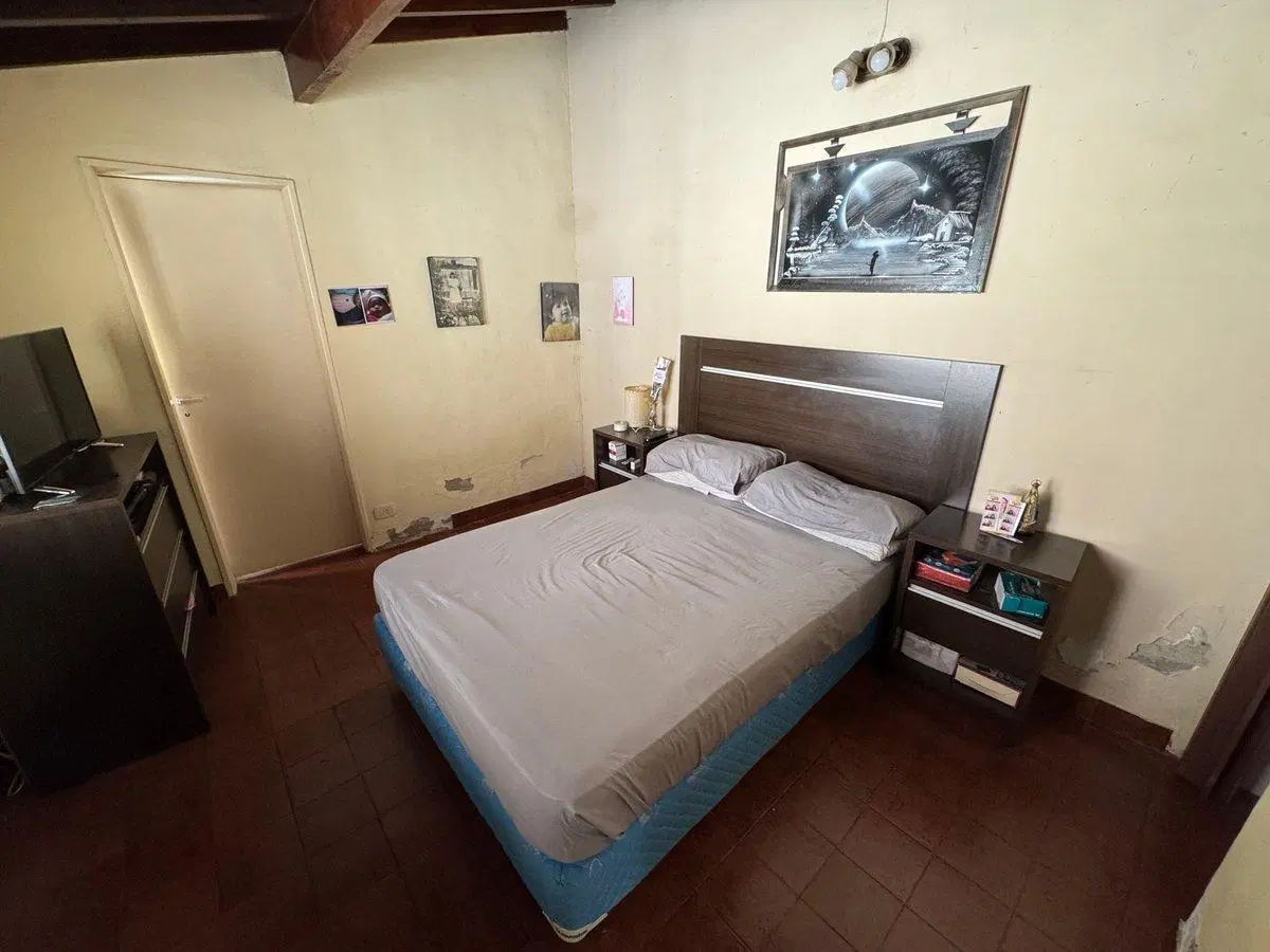 VENTA CASA 5 AMBIENTES + DEPTO 2 AMB EN ITUZAINGO 3