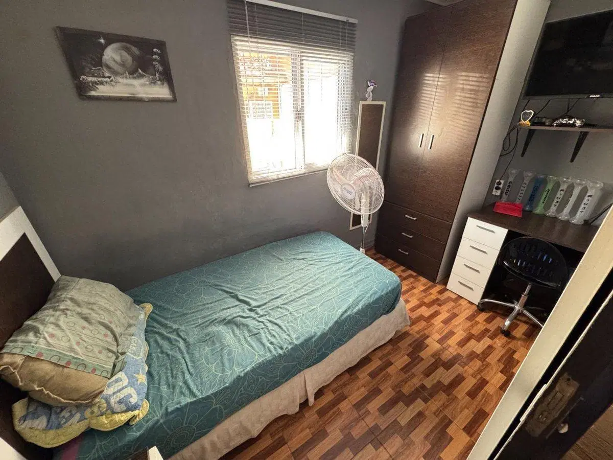 VENTA CASA 5 AMBIENTES + DEPTO 2 AMB EN ITUZAINGO 4