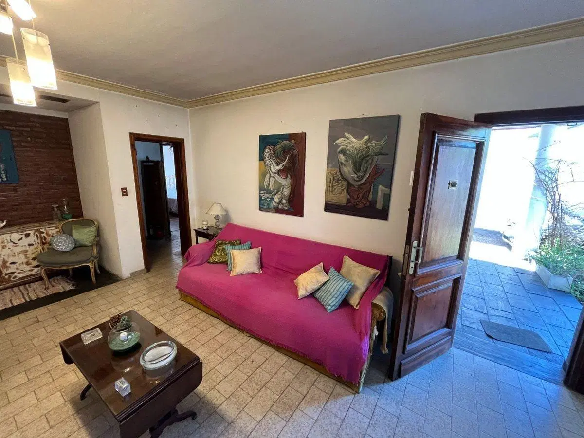 VENTA CASA 6 AMBIENTES PATIO Y COCHERA ITUZAINGO 3