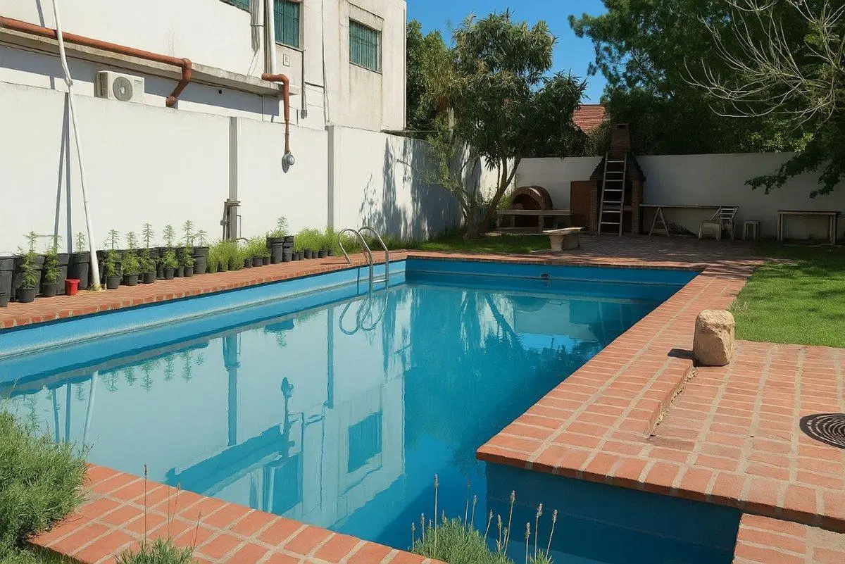 Venta casa 5 amb.  Hurlingham, Apto Credito 4