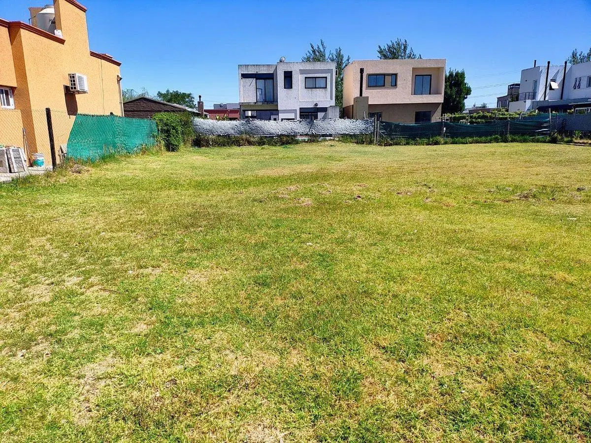 venta lote barrio Laguna Azul id/inv financia Prop 4