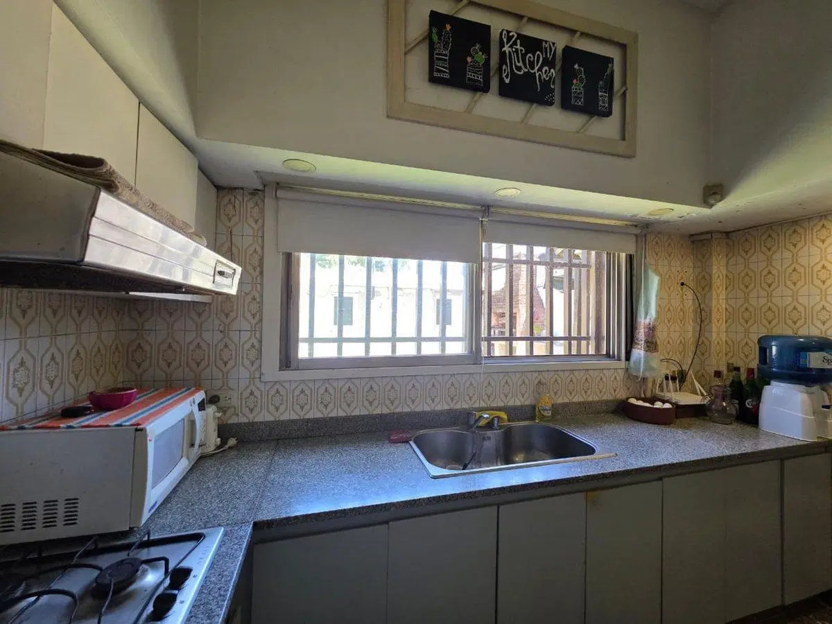 VENTA CASA 3 AMBIENTES C/PATIO COCHERA HURLINGHAM 8