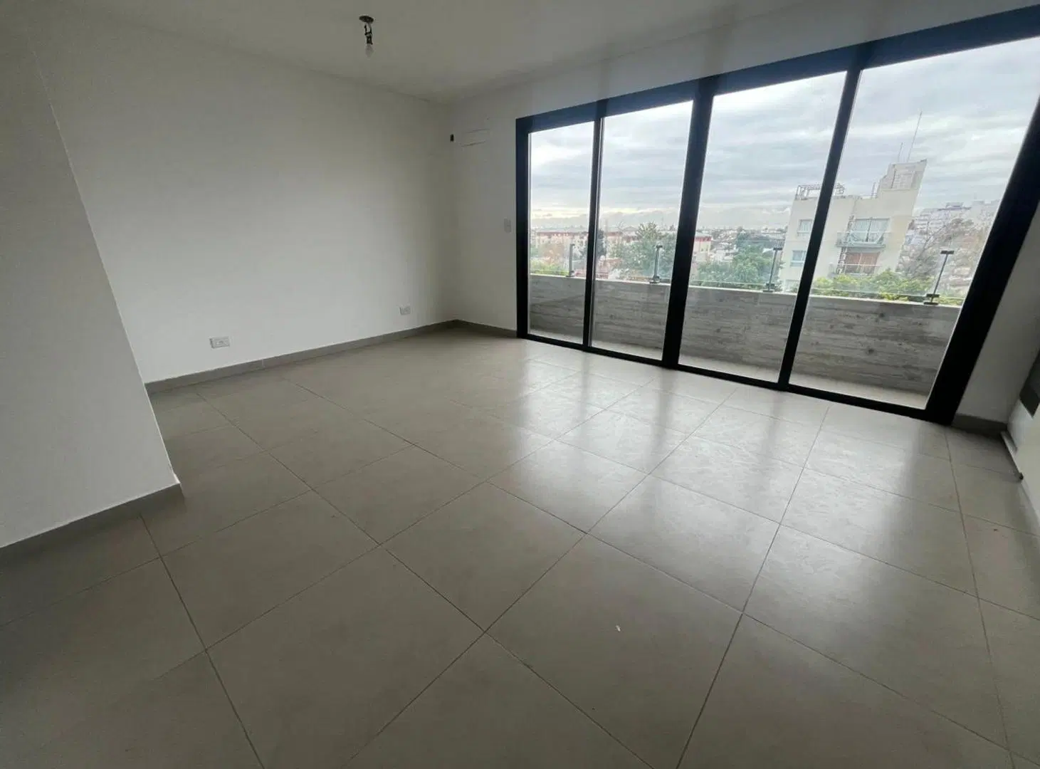 ALQUILER MONOAMBIENTE CON BALCON MORON 8