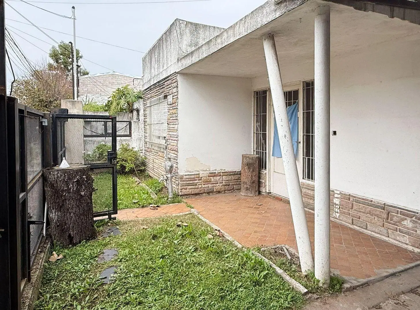 VENTA CASA EN HURLINGHAM + DOS DEPARTAMENTOS 5