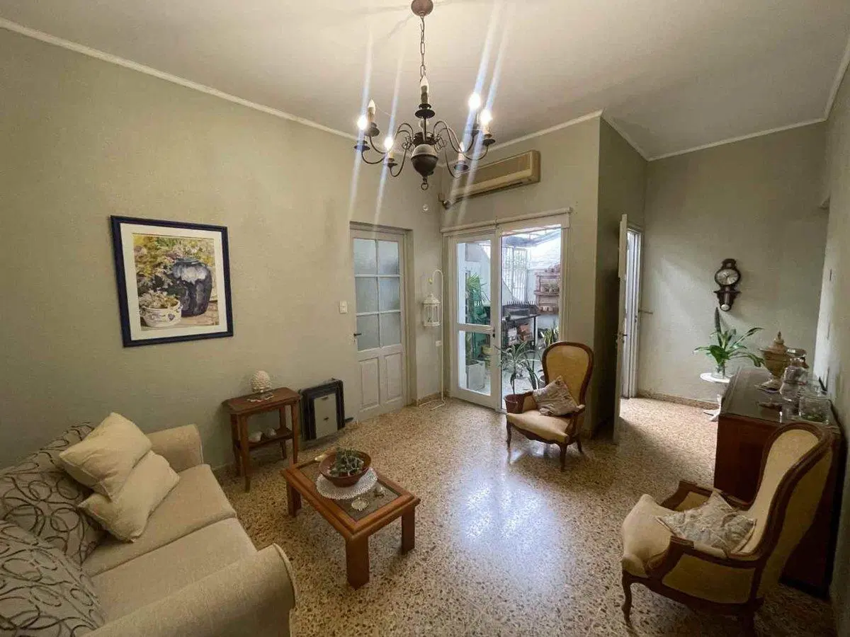 Venta casa 3 AMB, Zarate centro, c/local Comercial 1