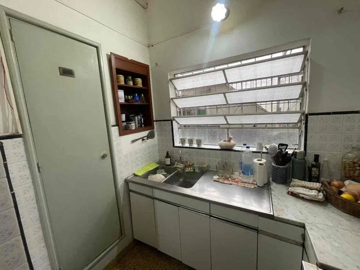 Venta casa 3 AMB, Zarate centro, c/local Comercial 5