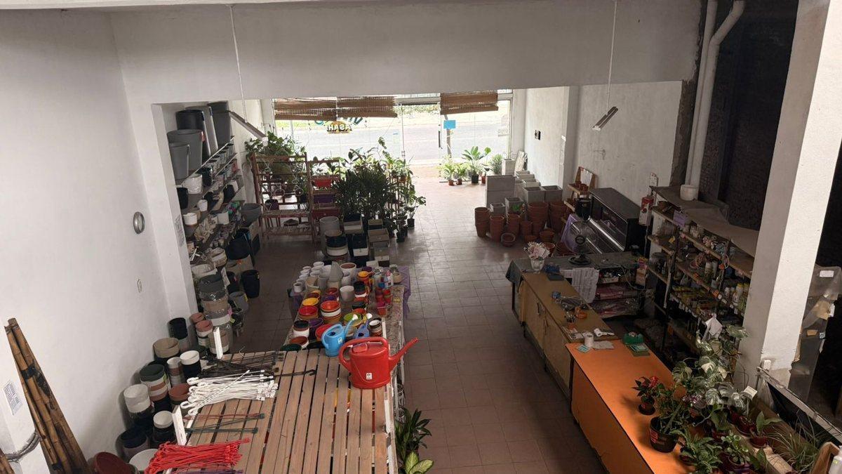 Foto de VENTA LOCAL SOBRE AVENIDA EN PALOMAR, imagen 2