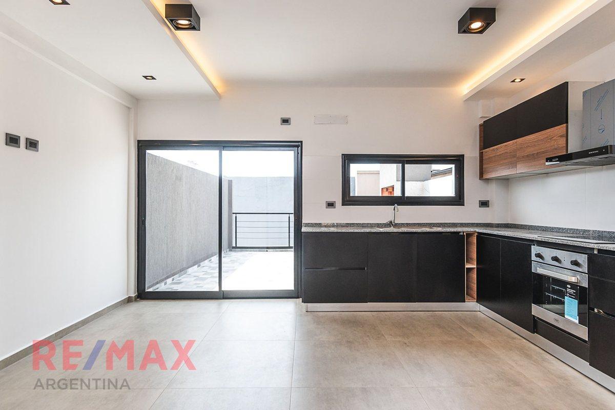 Foto de VENTA DE DEPARTAMENTO TIPO DUPLEX EN RAMOS MEJIA, imagen 2
