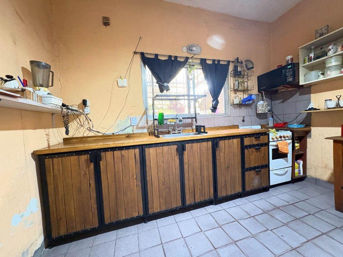 Foto de Venta Casa 6 ambientes cochera Rafael Castillo, imagen 5