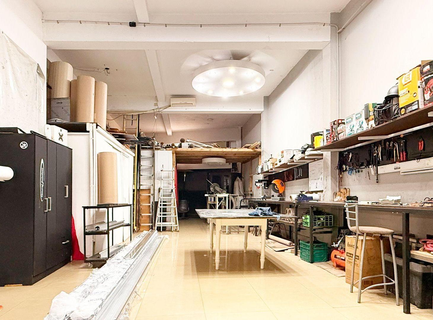 Foto de VENTA LOCAL 111 M2 SALIDA A DOS CALLES AVELLANEDA, imagen 2