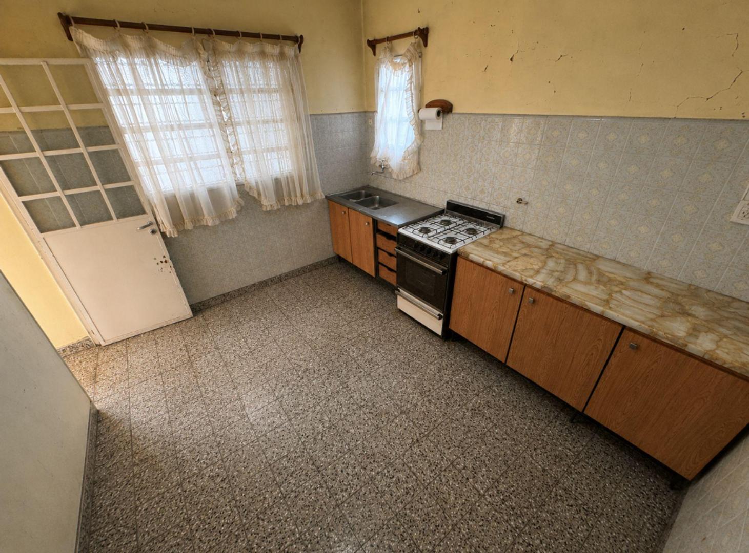 Foto de VENTA CASA 5 AMBIENTES + DEPTO 2 AMB EN S.A. PADUA, imagen 3