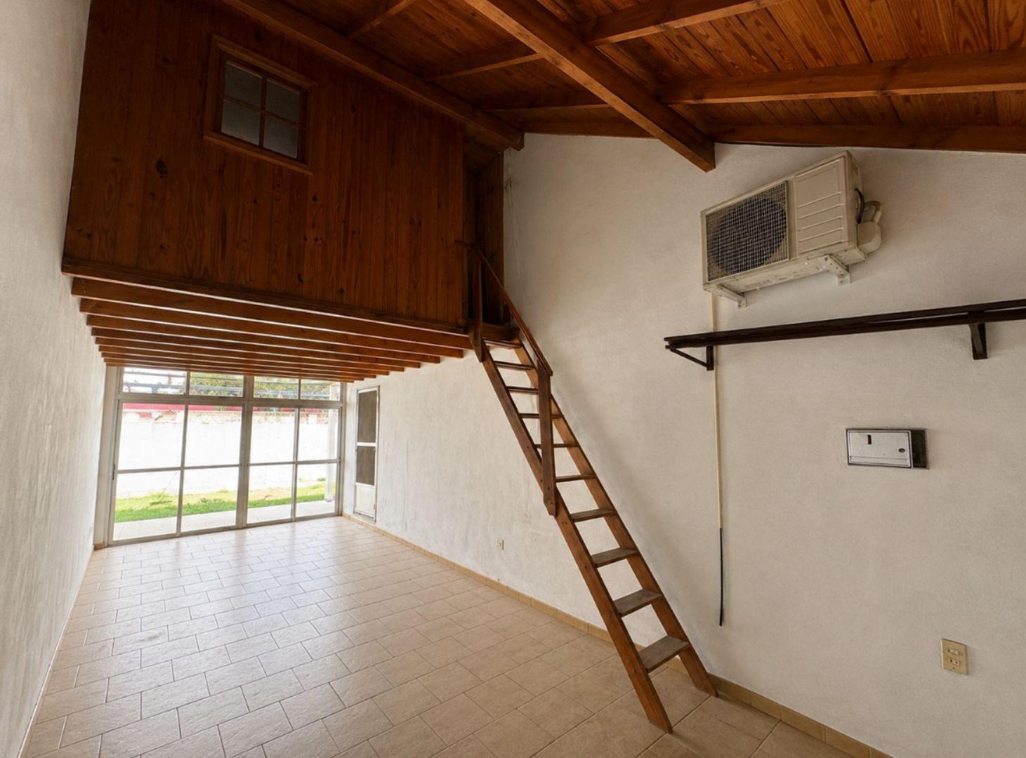 Foto de CASA EN VENTA 4 AMBIENTES EN CASTELAR APTA CREDITO, imagen 2