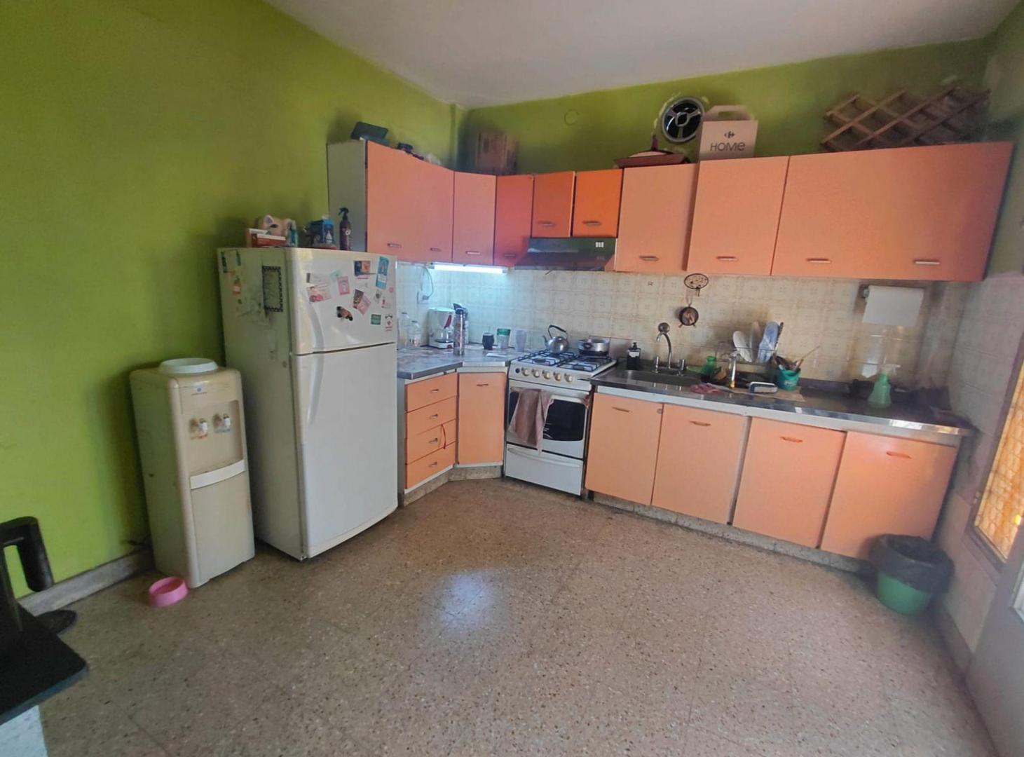 Foto de VENTA CASA MULTIFAMILIAR 2 PLANTAS, PATIO Y LOCAL, imagen 1