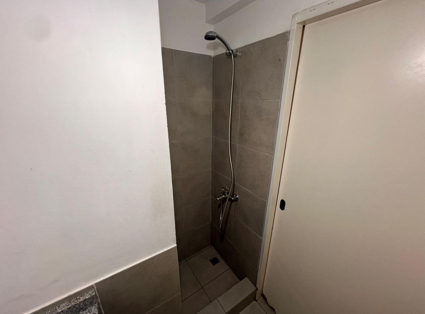 Foto de VENTA MONOAMBIENTE EXCELENTE OPORTUNIDAD CONSTITUC, imagen 2