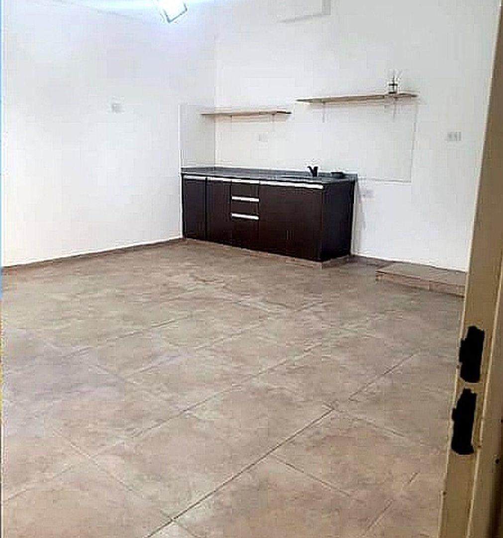 Foto de Venta Depto 2 ambientes - Villa Tesei - con Balcón, imagen 3