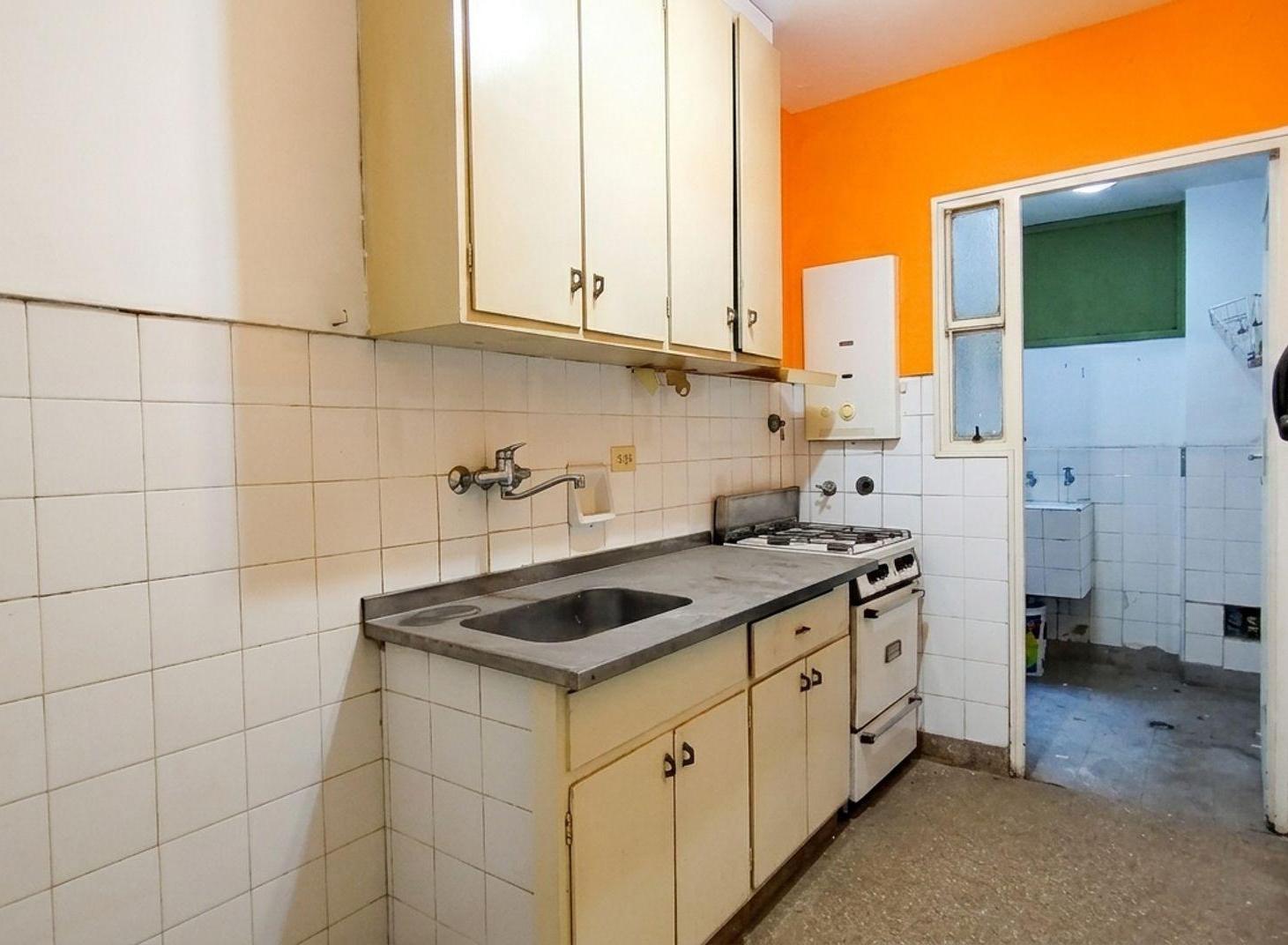 Foto de VENTA DEPARTAMENTO 2 AMB CABALLITO CREDITO SUBTE 3, imagen 1