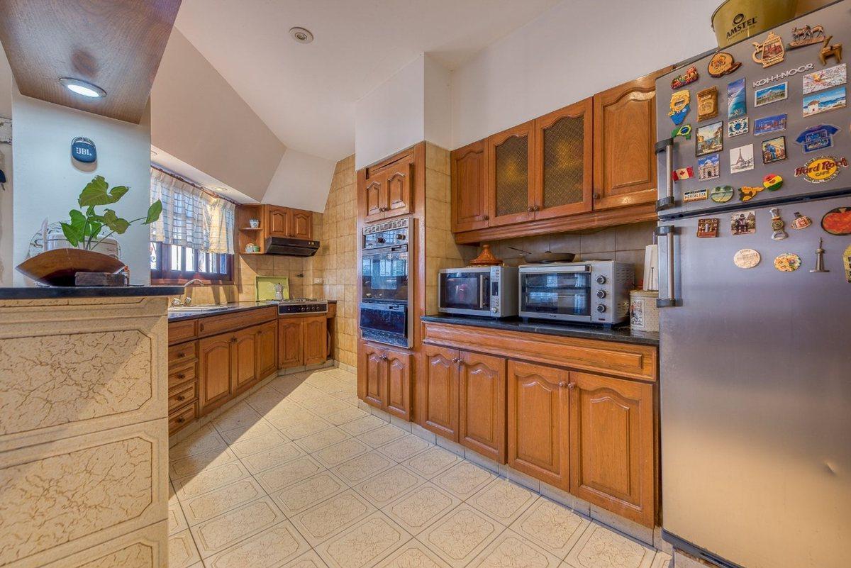Foto de Venta Casa 4 Amb, Hurlingham. c/piscina, Cochera, imagen 5