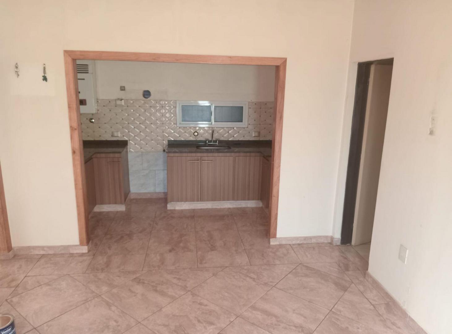 Foto de Venta Casa 6 Amb, Zarate, c/cochera + local comerc, imagen 2