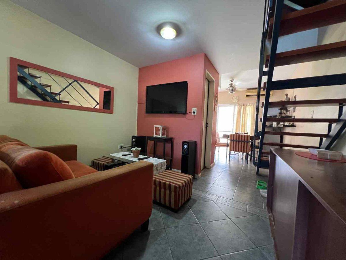 Foto de CASA VENTA TRIPLEX EN BARRIO EL MIRADOR HURLINGHAM, imagen 2