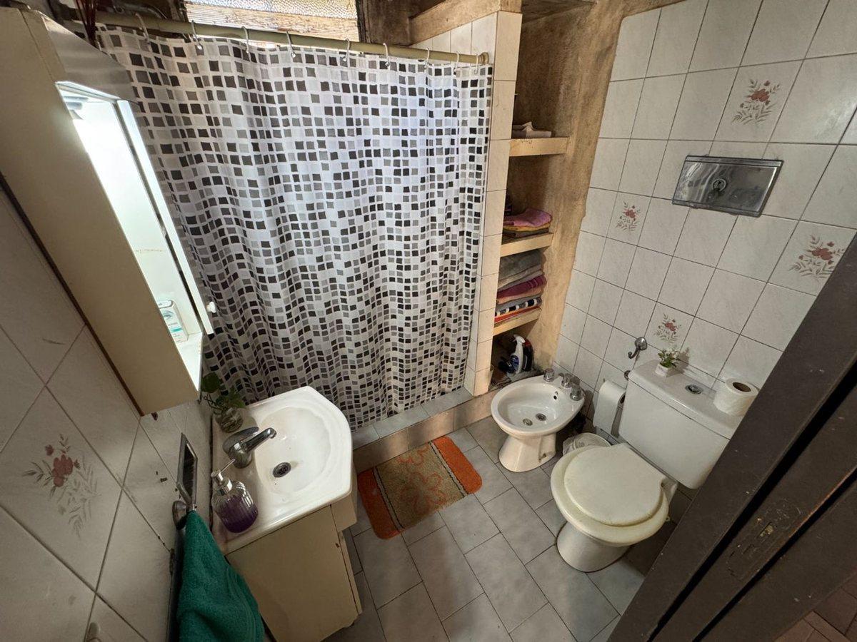 Foto de VENTA CASA 5 AMBIENTES + DEPTO 2 AMB EN ITUZAINGO, imagen 5