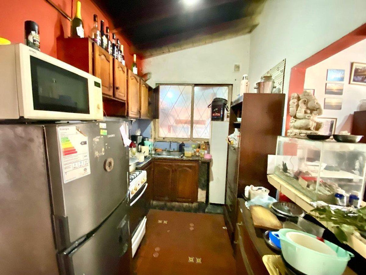 Foto de Venta Casa 3 amb más depto Ituzaingo-a Refaccionar, imagen 2
