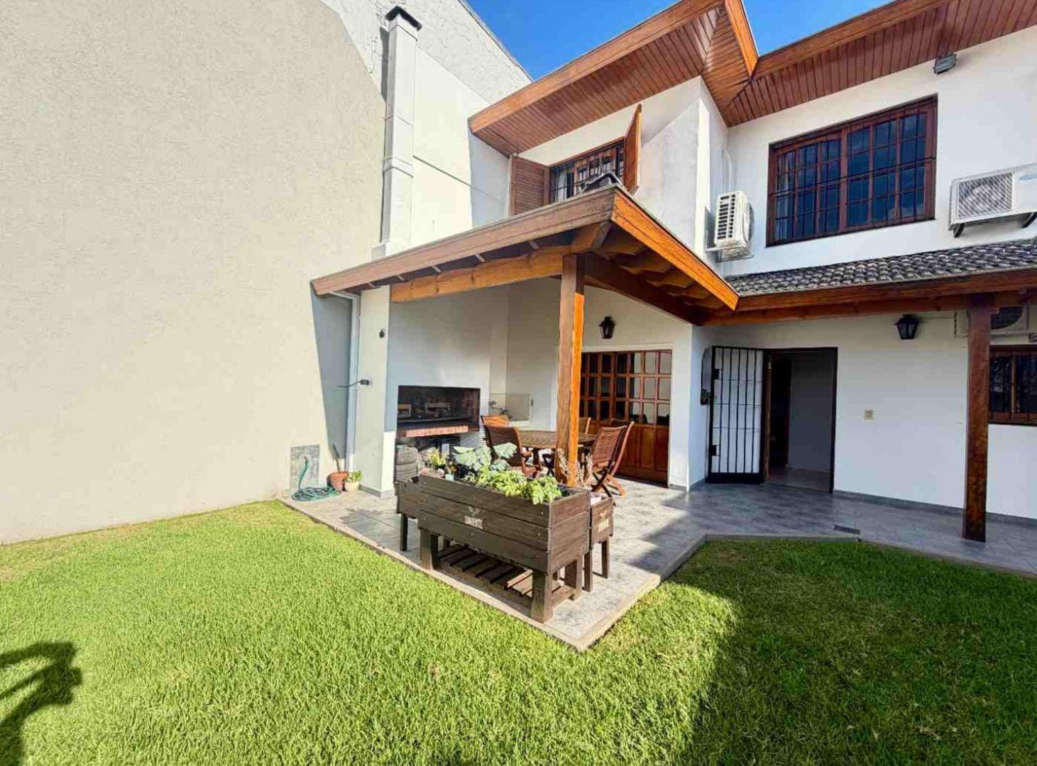Foto de Casa 4 Amb Palomar –Coch. 2/3 autos-Quincho-Jardín, imagen 4