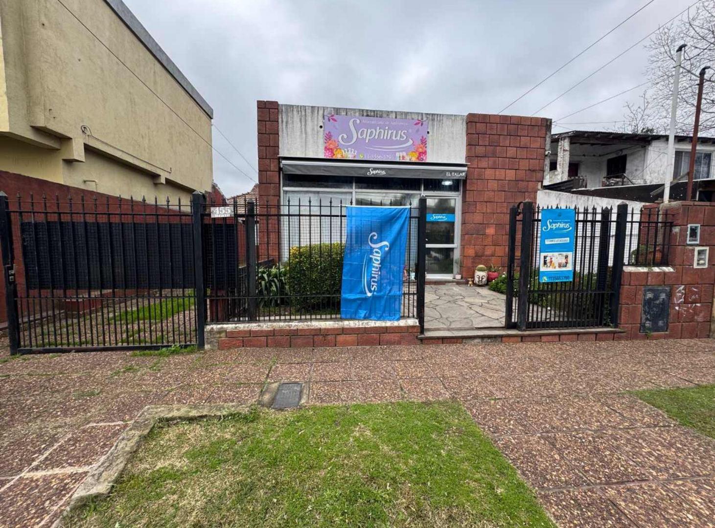 Foto de VENTA - CASA c/LOCAL COMERCIAL-GARAGE-AMPLIO LOTE, imagen 1