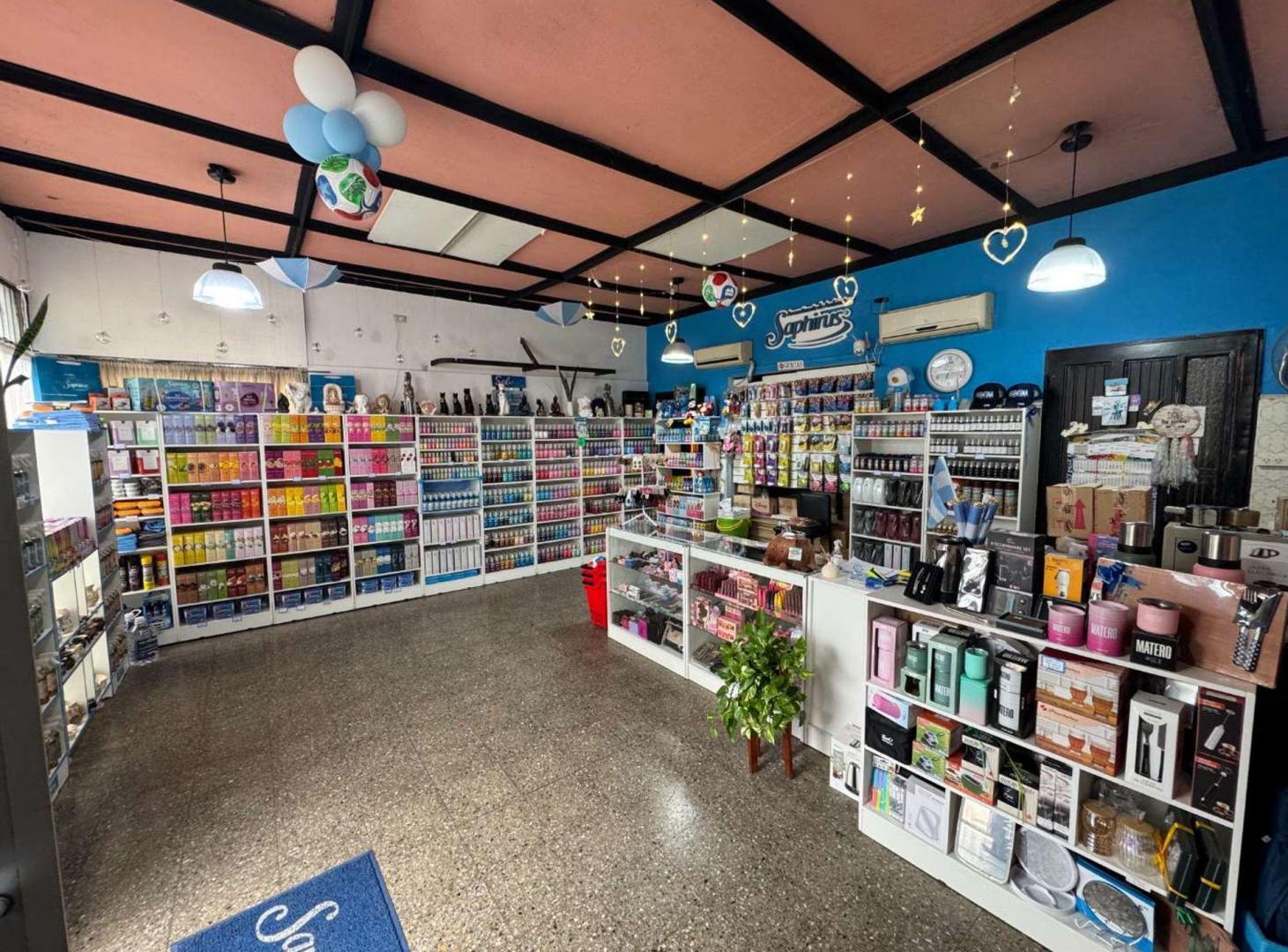 Foto de VENTA - CASA c/LOCAL COMERCIAL-GARAGE-AMPLIO LOTE, imagen 2