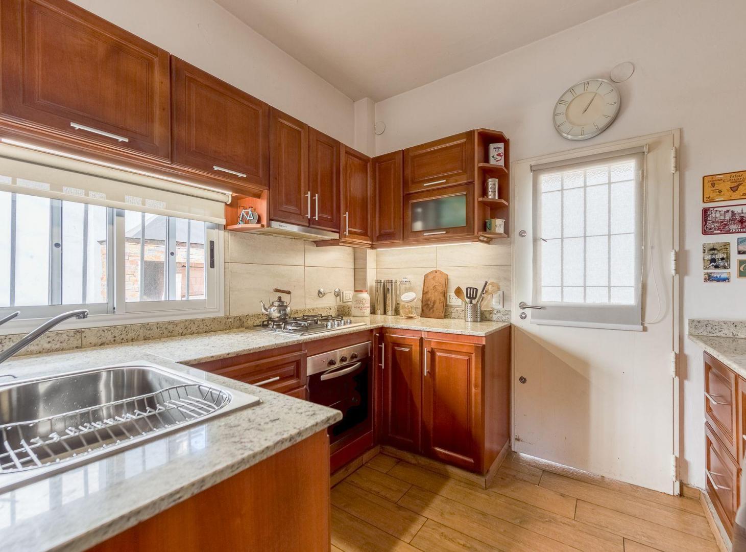 Foto de Venta Casa 2Amb, Hurlingham, Barrio Ingles. C/pati, imagen 5