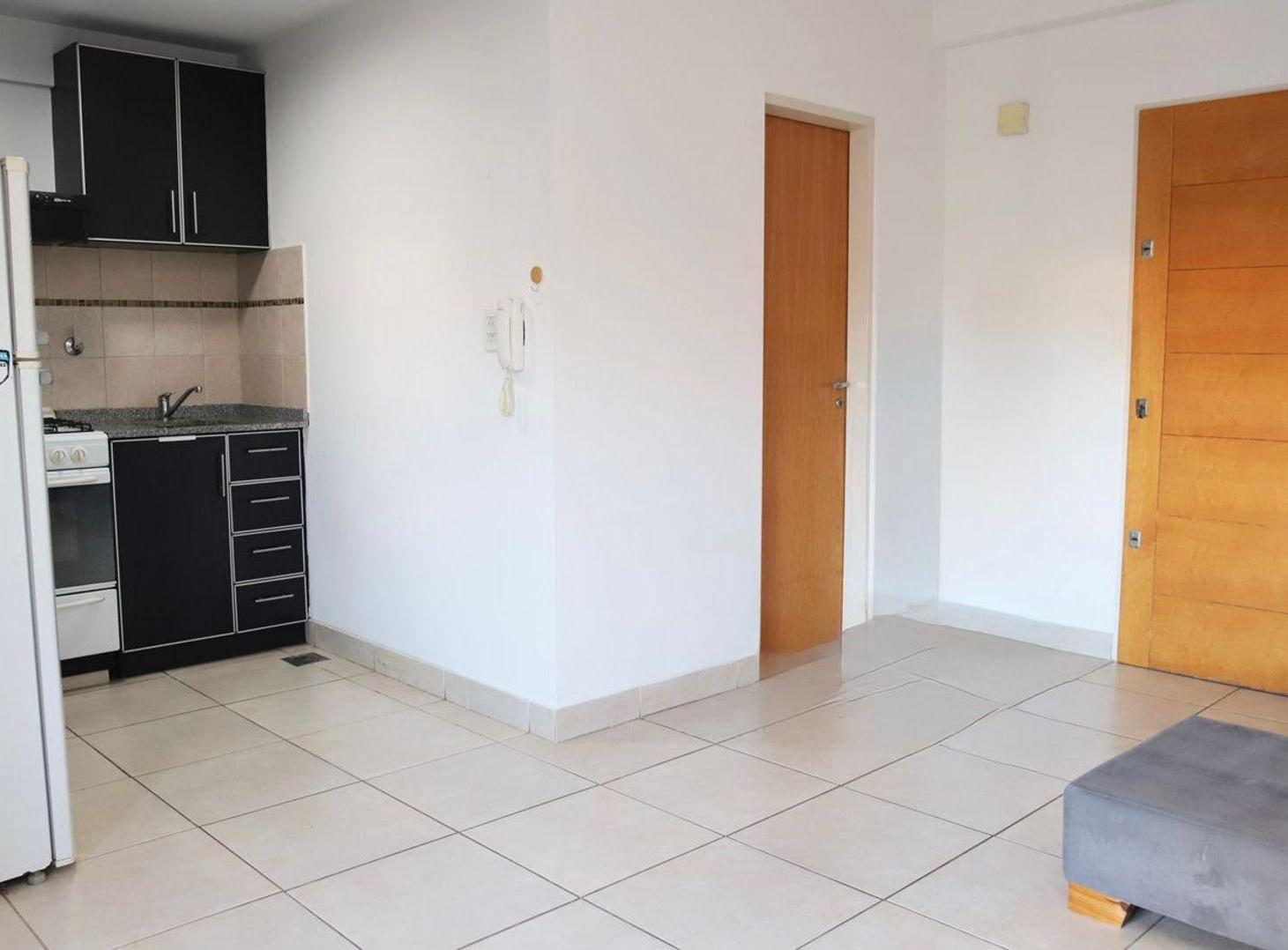 Foto de VENTA DEPTO. 2 AMB. C/ COCHERA, MORON CENTRO, imagen 1
