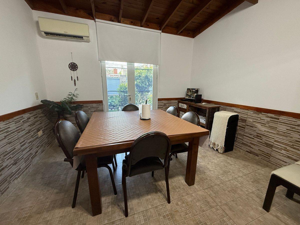 Foto de Venta casa 3 amb. William Morris cochera quincho, imagen 2