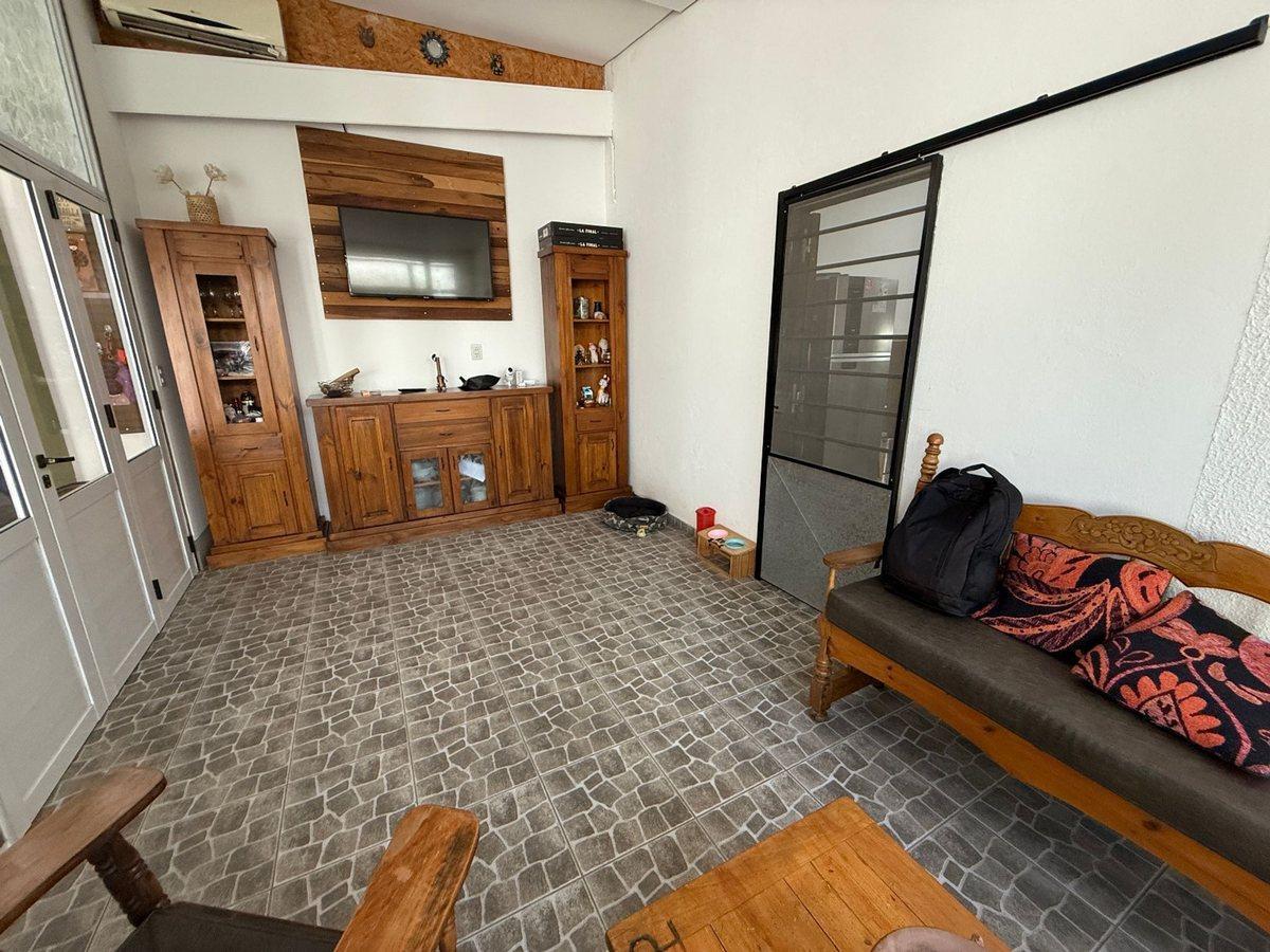 Foto de Venta casa 3 amb. William Morris cochera quincho, imagen 1