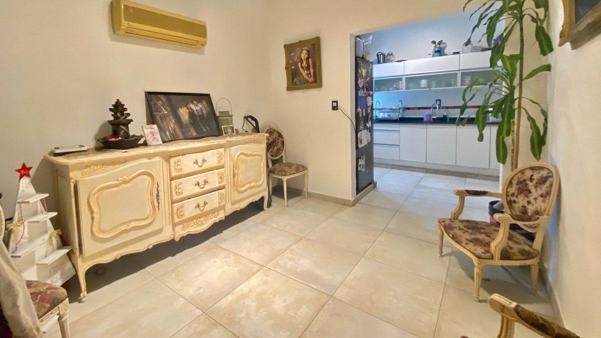 Venta casa 4 ambientes, Villa La Florida, Quilmes.
