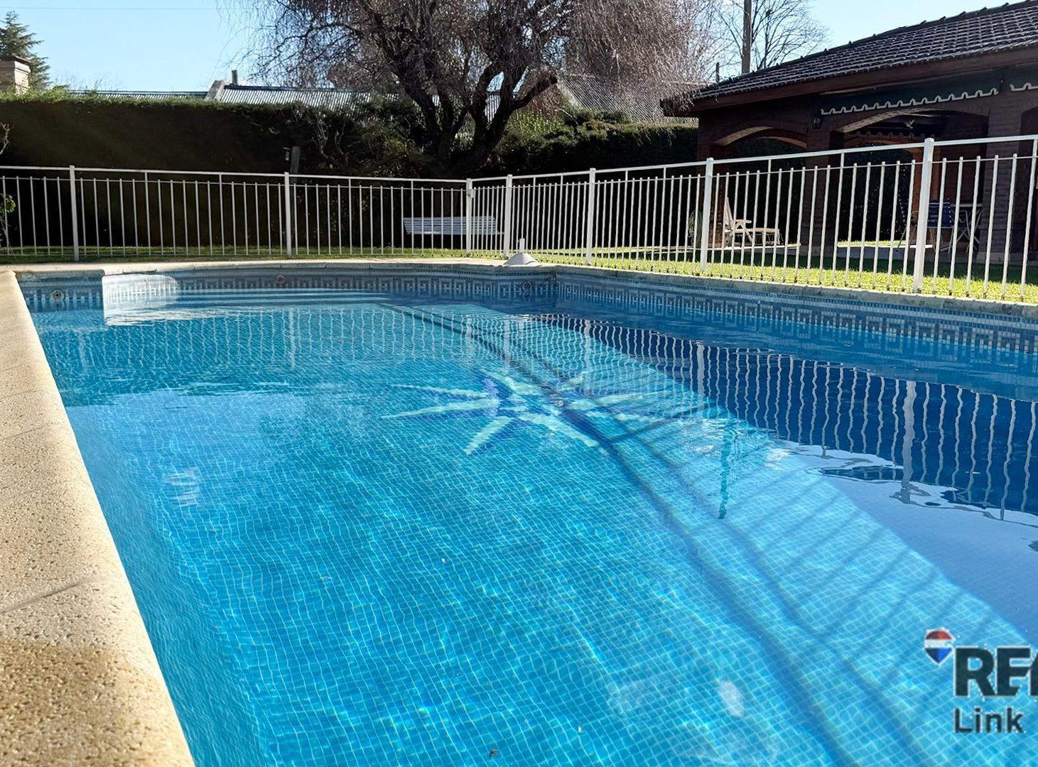 Foto de CASA 4 AMBIENTES COUNTRY BANCO PROVINCA-PISCINA., imagen 3