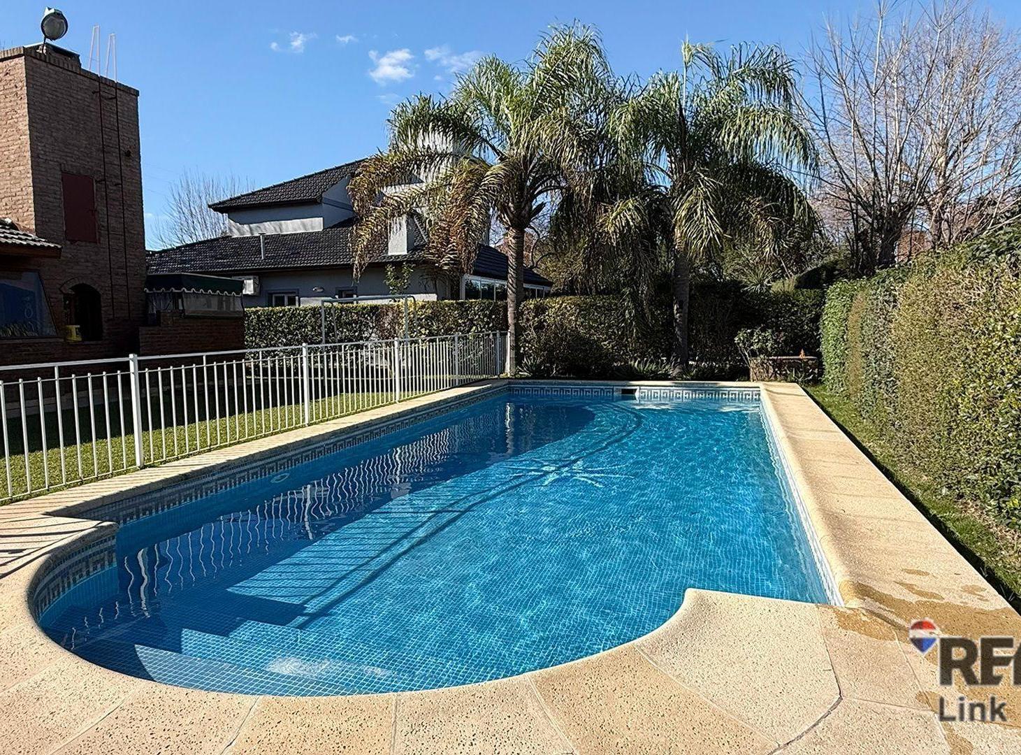 Foto de CASA 4 AMBIENTES COUNTRY BANCO PROVINCA-PISCINA., imagen 2