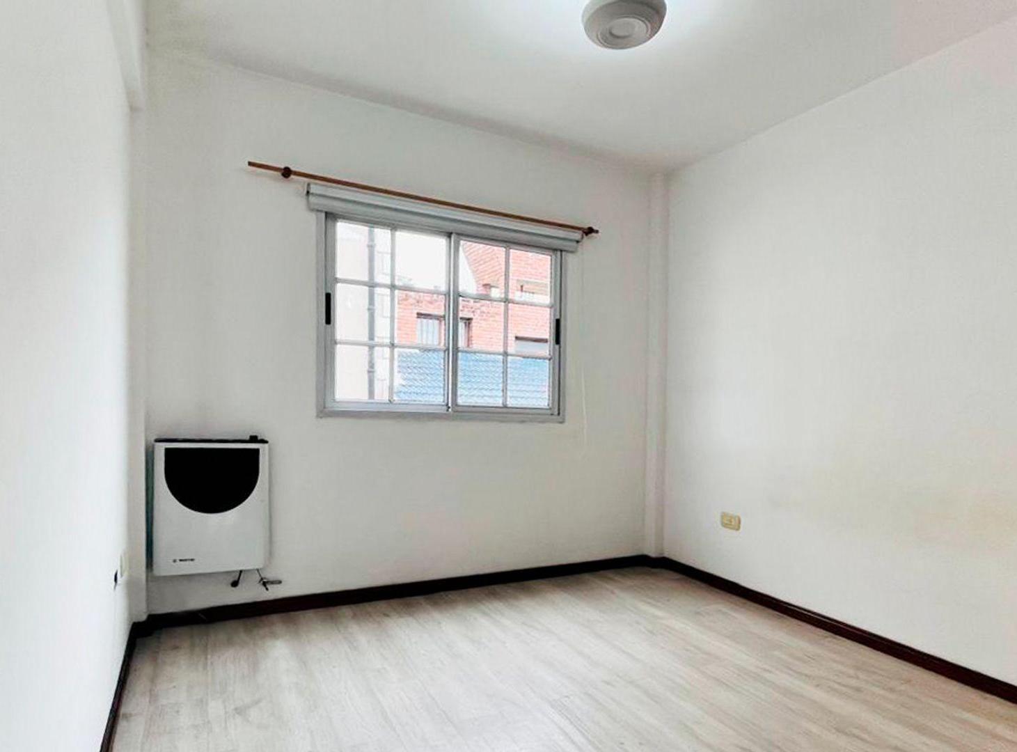Foto de VENTA DEPARTAMENTO 2 AMB. BARRIO GÜEMES, HAEDO, imagen 2