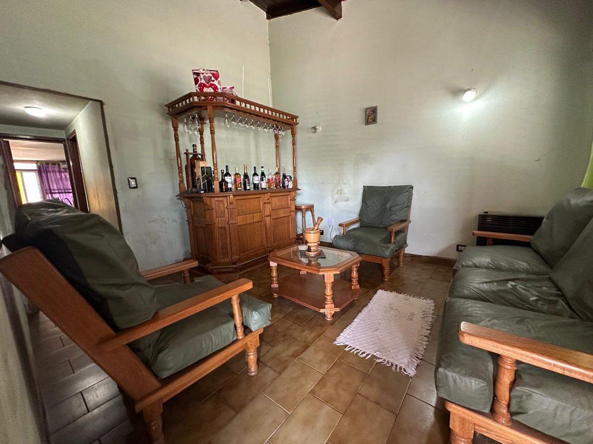 Foto de VENTA CASA 5 AMBIENTES /QUINCHO EN VILLA TESEI, imagen 3